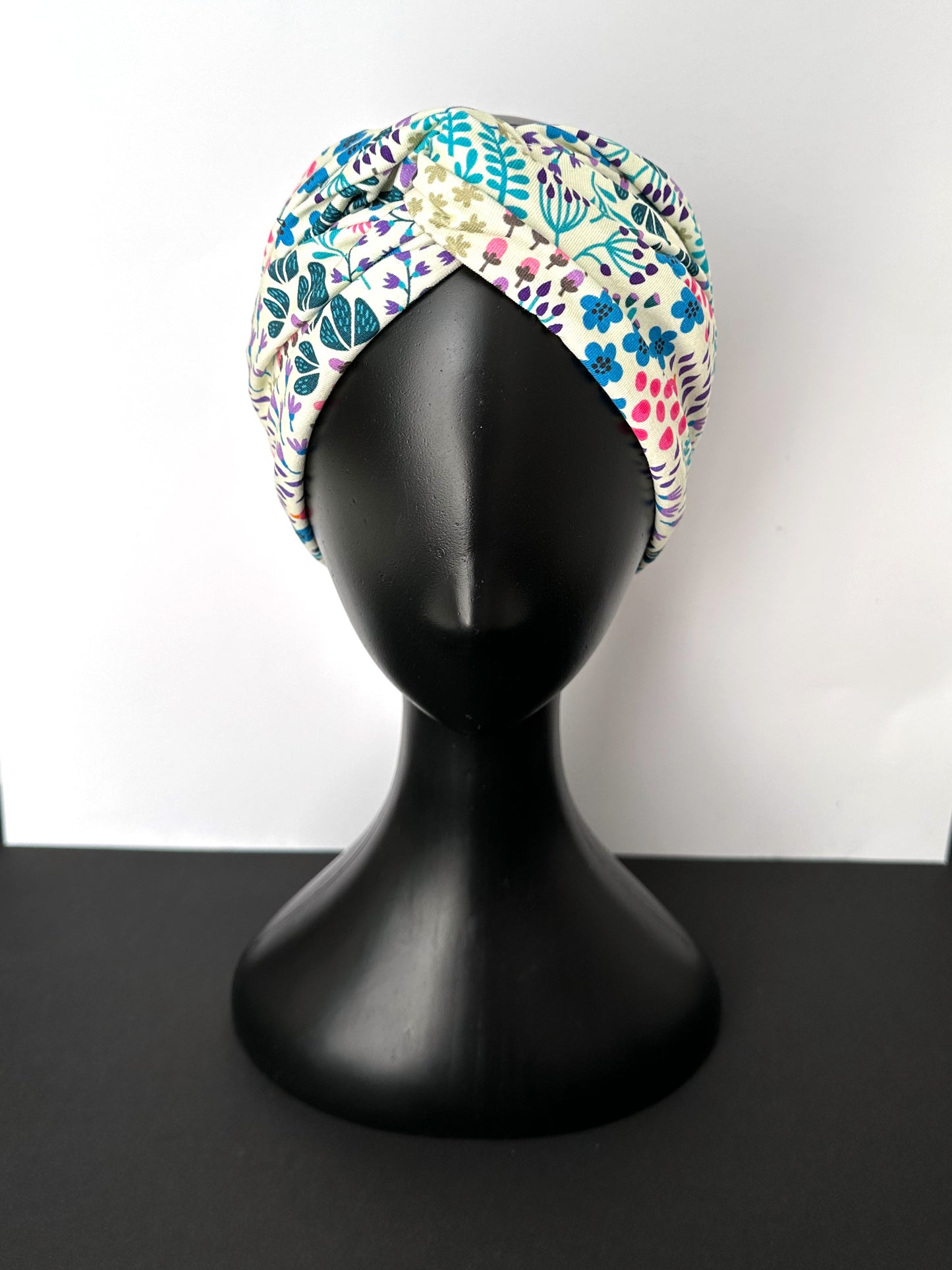 STIRNBAND / Turban Haarband aus Hamburger Liebe Bio-Jersey / weiß mit Blumen